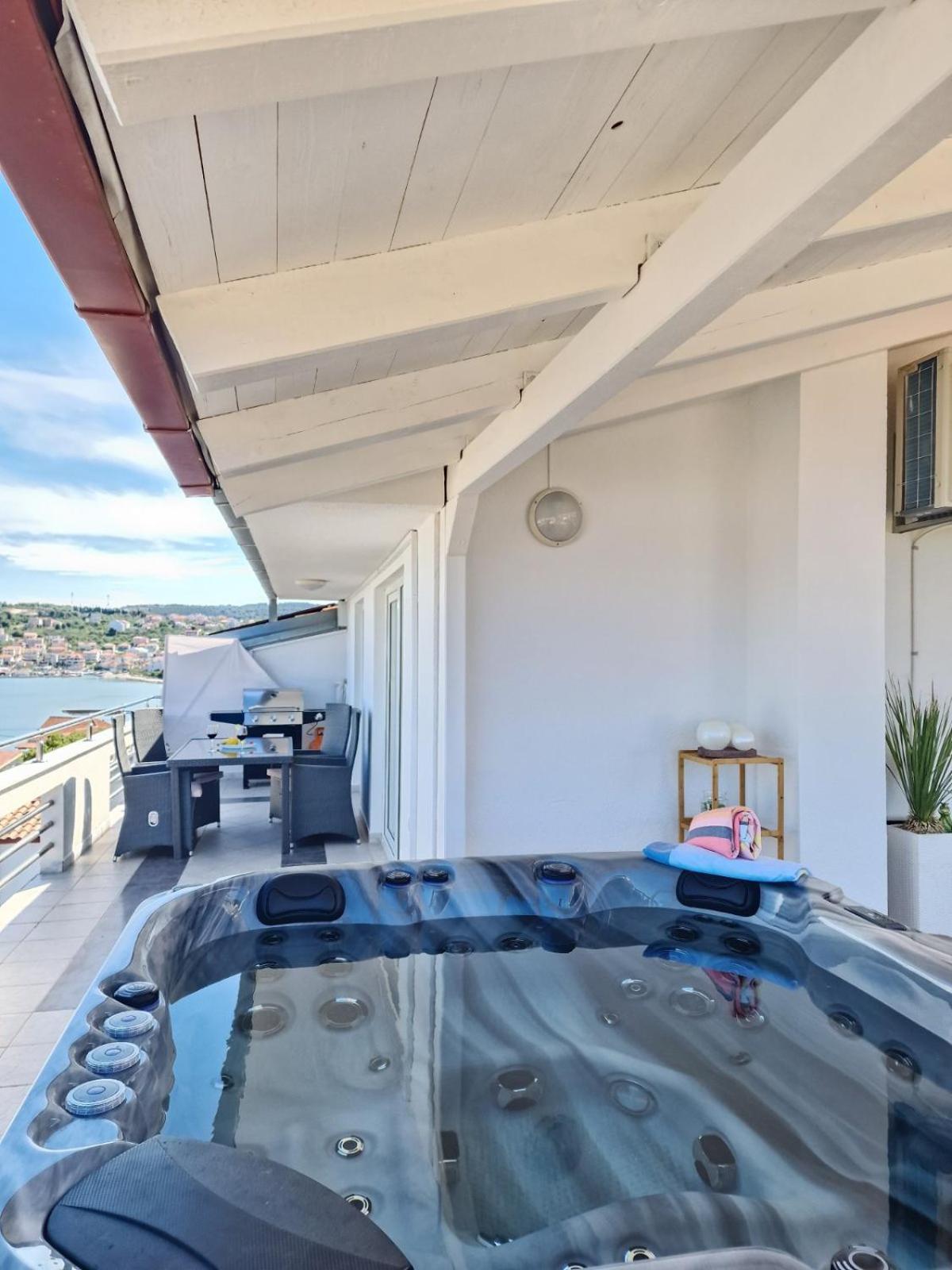 Luxury Apartments Silva With Sea View オクルグ・ゴルニ エクステリア 写真