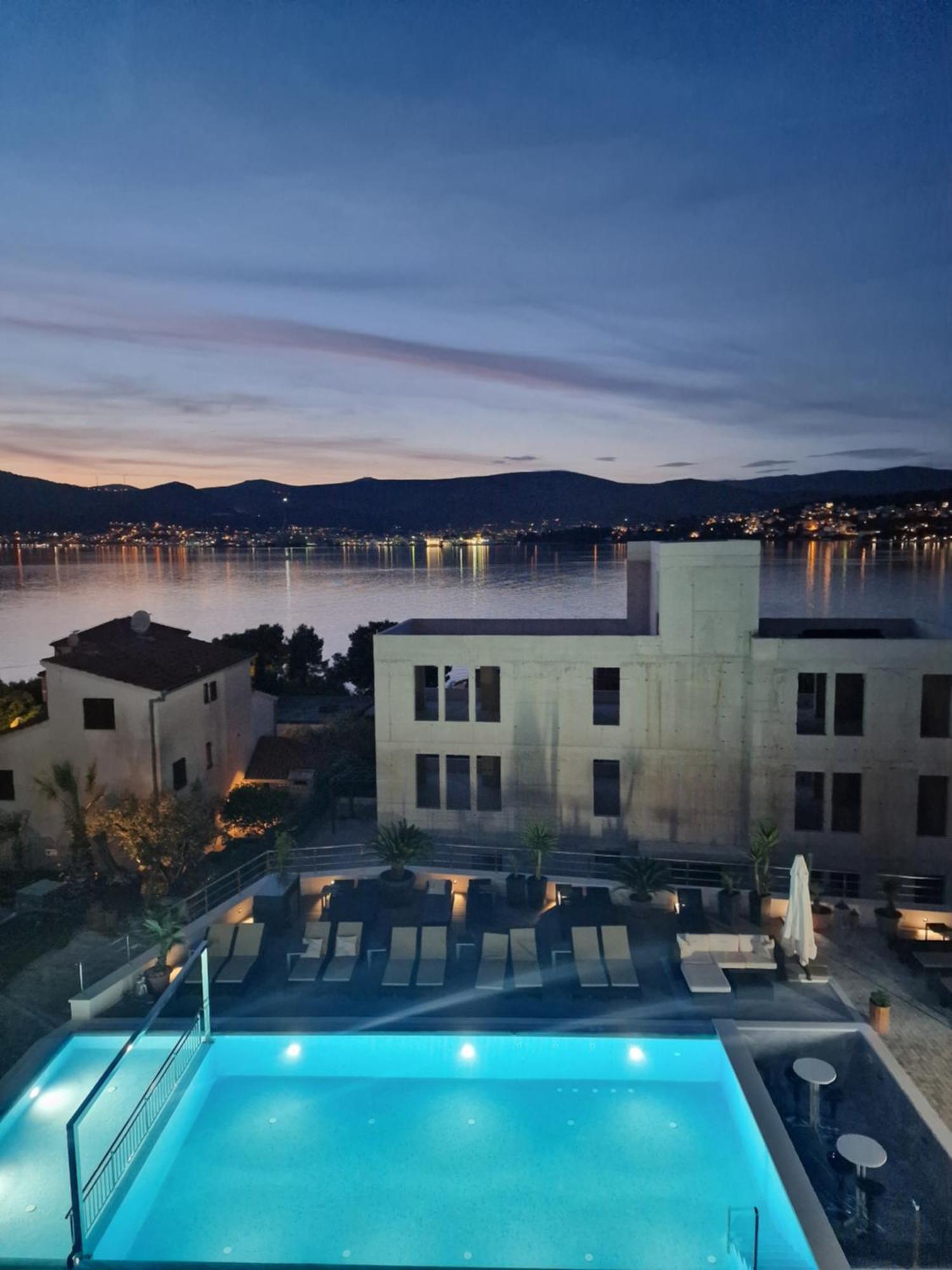 Luxury Apartments Silva With Sea View オクルグ・ゴルニ エクステリア 写真