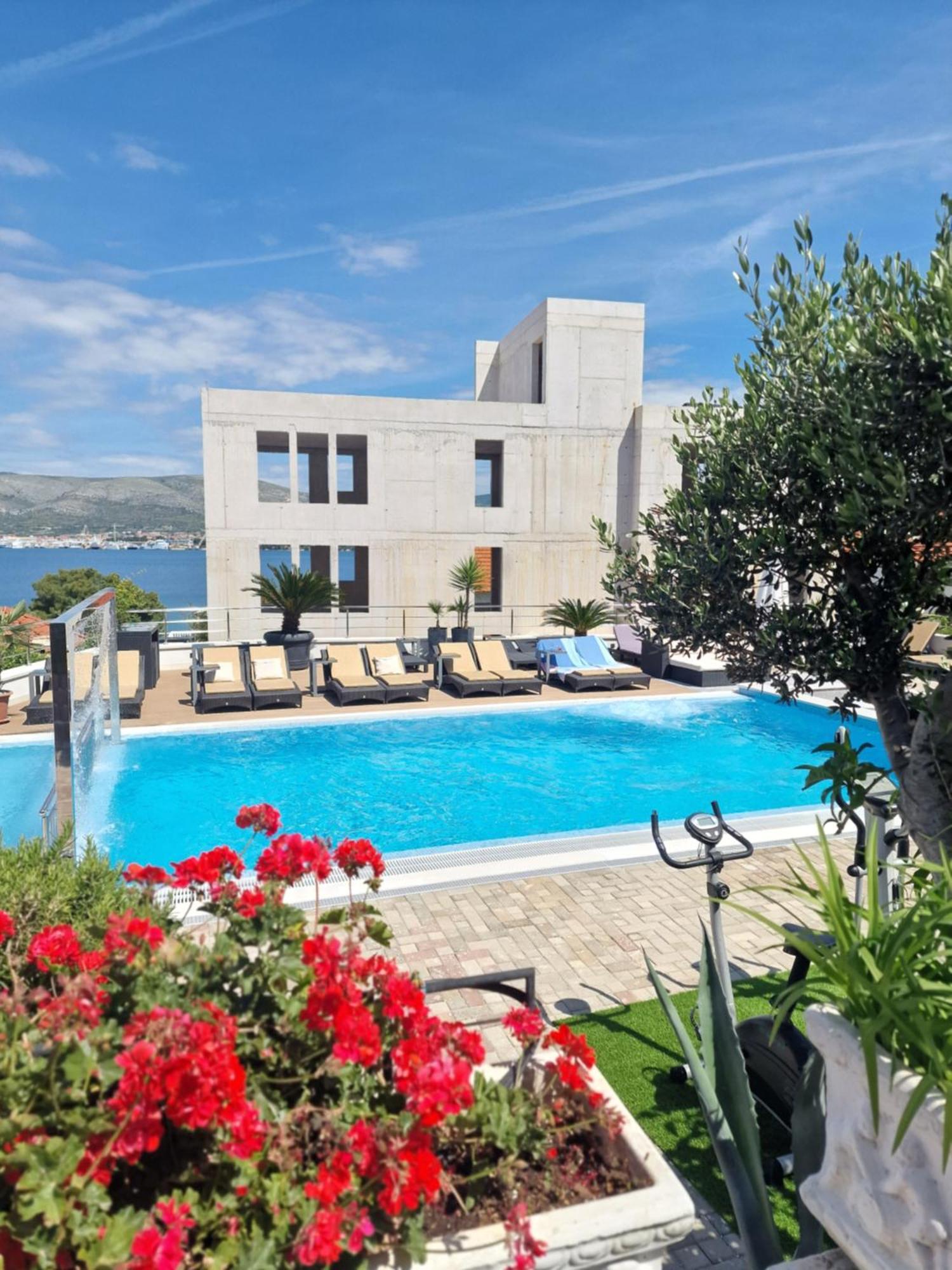 Luxury Apartments Silva With Sea View オクルグ・ゴルニ エクステリア 写真
