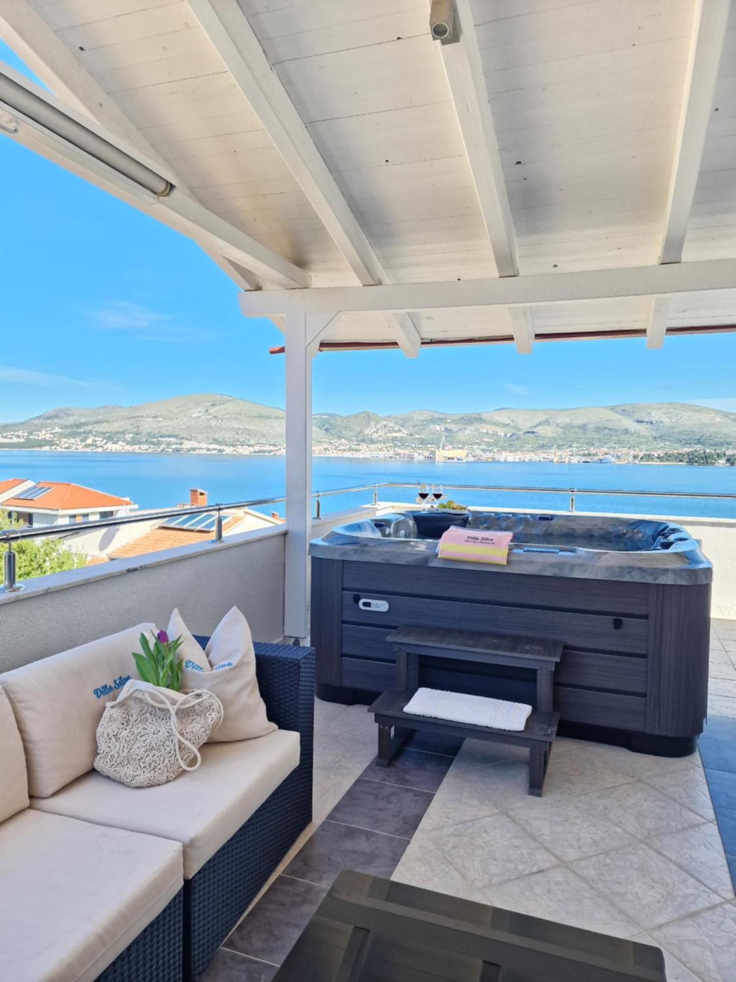Luxury Apartments Silva With Sea View オクルグ・ゴルニ エクステリア 写真