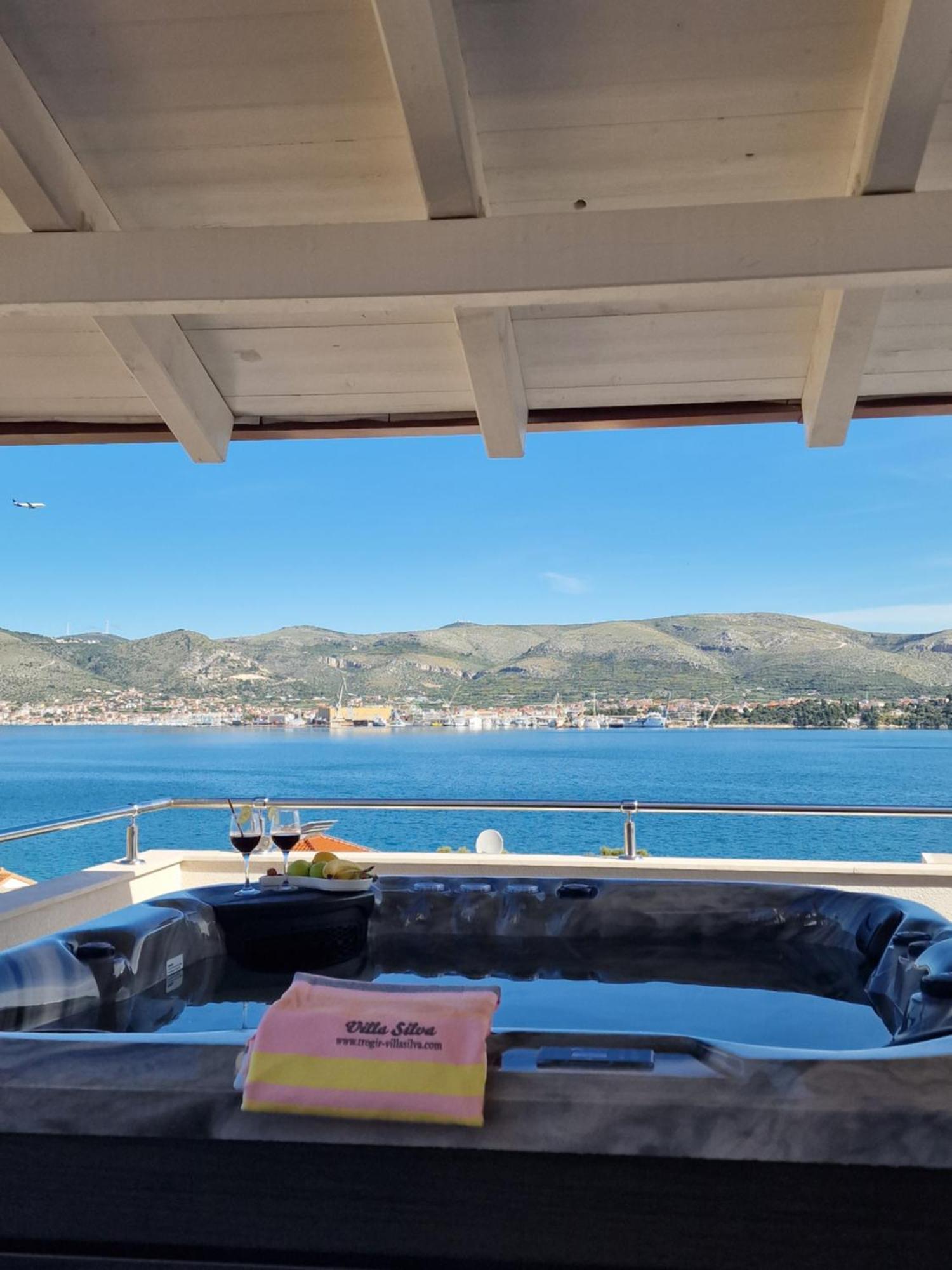 Luxury Apartments Silva With Sea View オクルグ・ゴルニ エクステリア 写真
